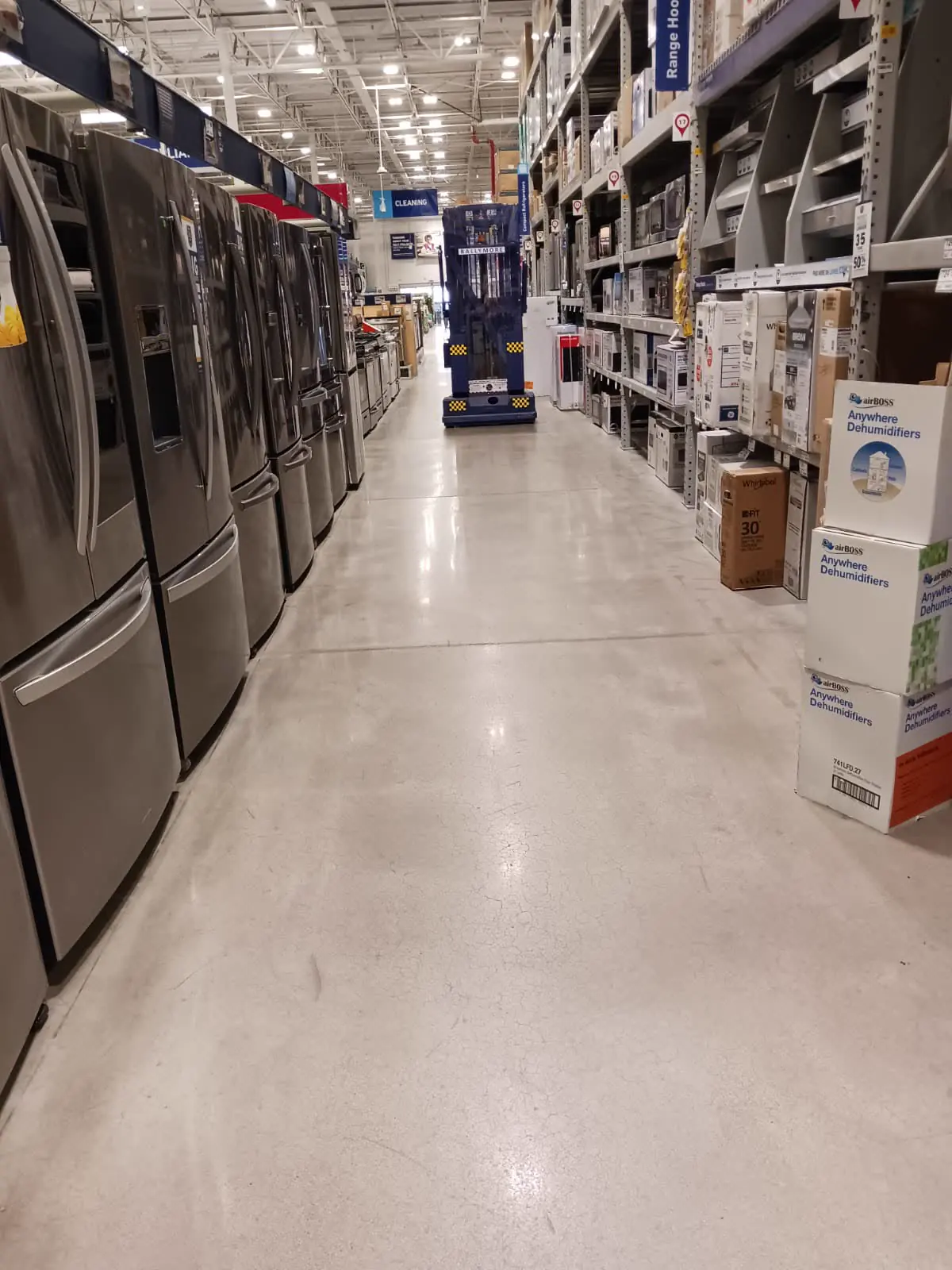 Distribution centre floor cleaned by Prestige crews